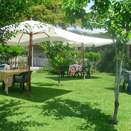 Couette-café Delle Vacanze Fiumefreddo di Sicilia