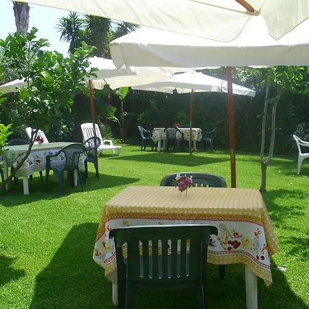Delle Vacanze Couette-café Fiumefreddo di Sicilia