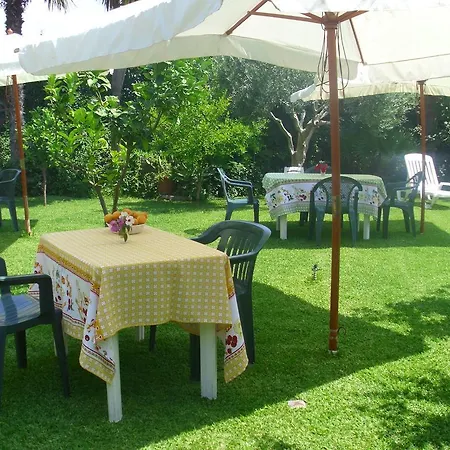 Delle Vacanze Couette-café Fiumefreddo di Sicilia