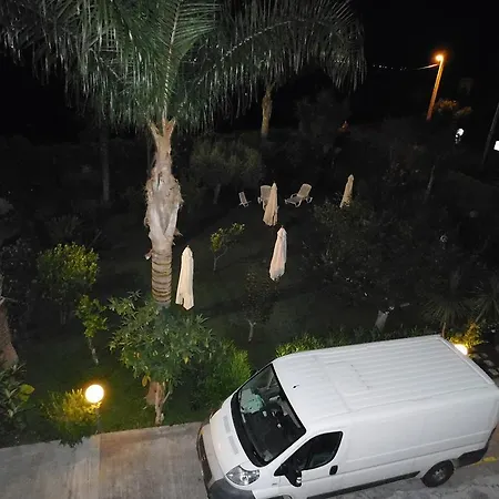 Delle Vacanze Bed & Breakfast 3*